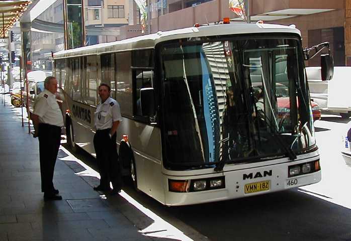 QANTAS MAN 460